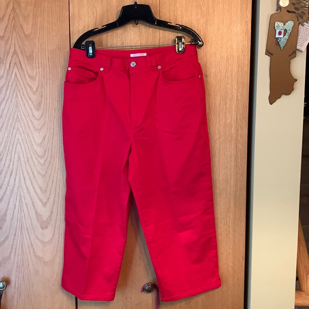 Vintage Jones New York Sport red 14 X 21” cotton stretch twill capri pants EUC